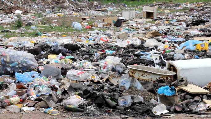 垃圾填埋场城市废弃废品