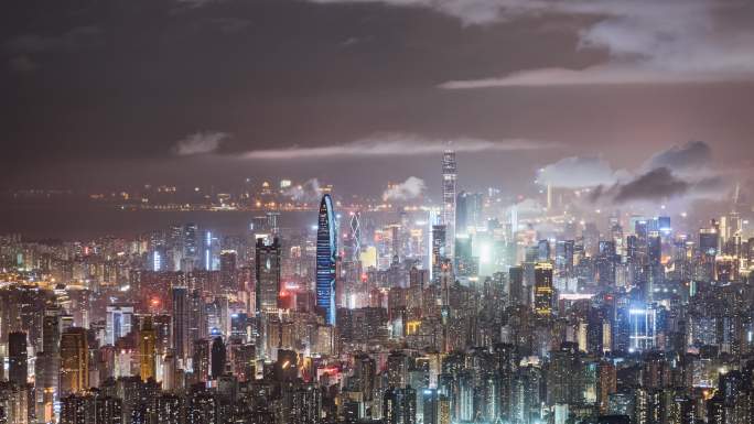 深圳梧桐山雨后云海夜景