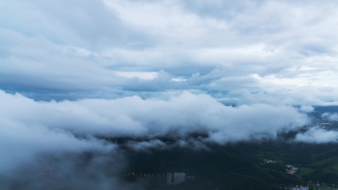 深圳梧桐山雨后云海延时视频