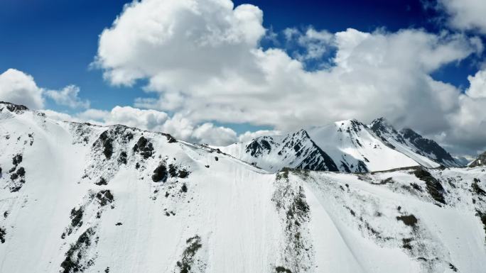 独库公路天山雪山航拍片段