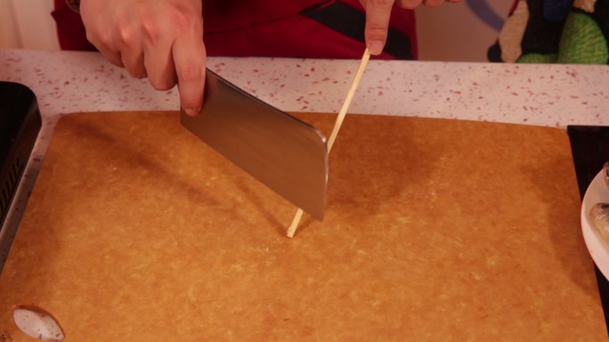 筷子木质软硬用菜刀砍筷子  (3)