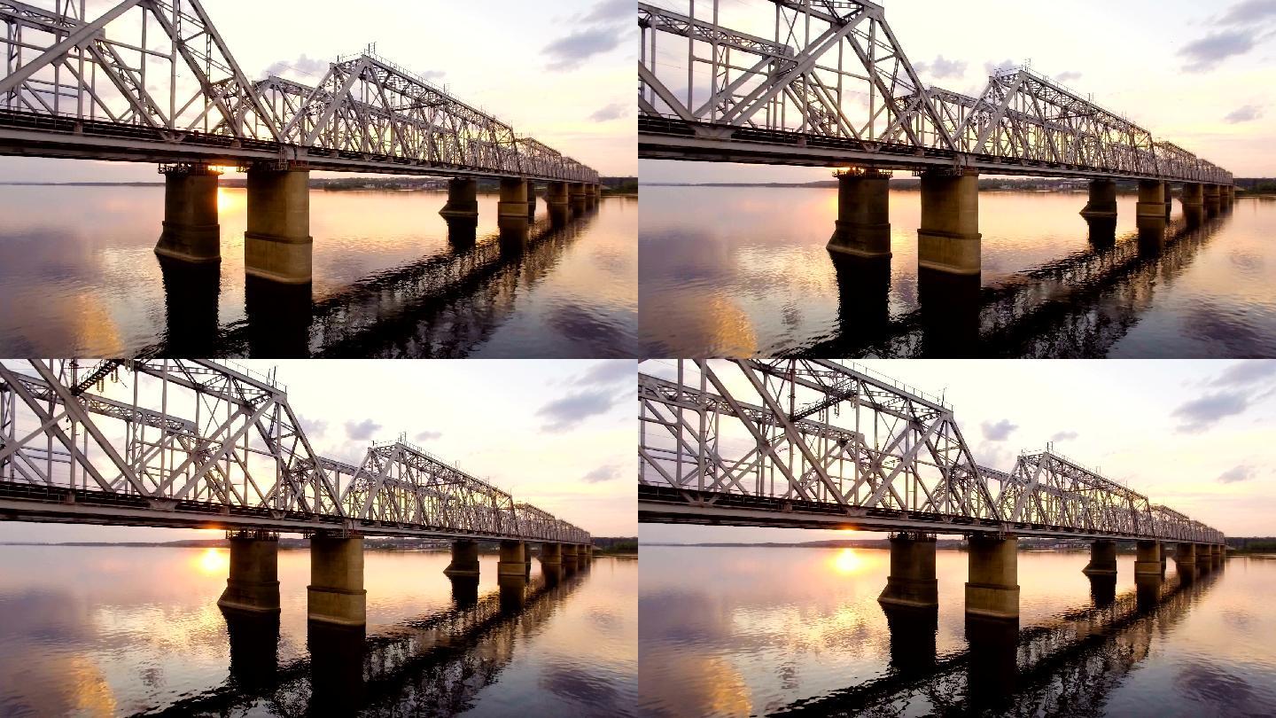 日落时铁路桥的美丽鸟瞰图