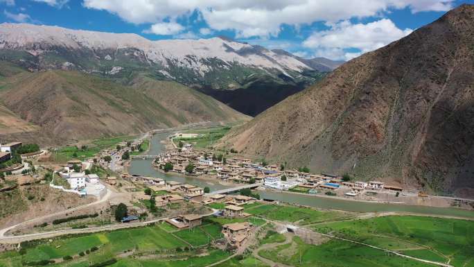 西藏藏区村寨风光航拍