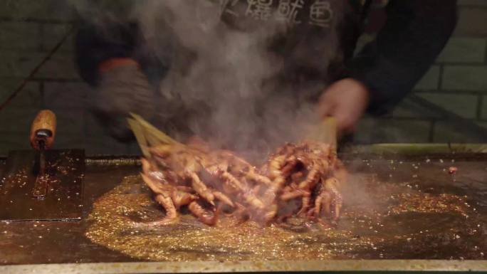 火爆鱿鱼，秘制鸭肠，大学小吃街美食