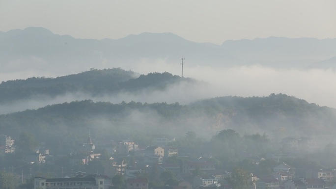中国乡村早晨云雾原素材