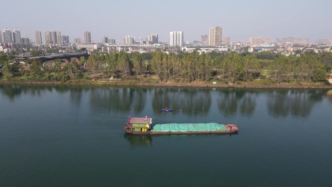 航拍湖南湘江水运大船