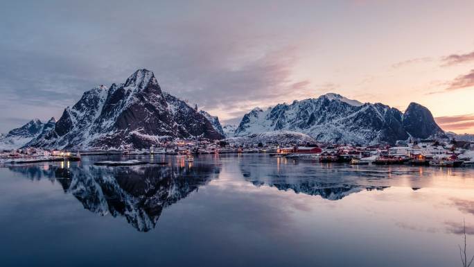 挪威罗浮敦岛勒内的一个渔村延时风景