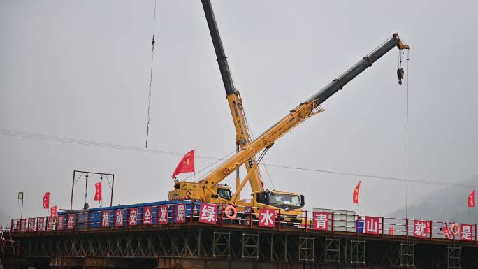 2021年新建川藏铁路雅安境内施工工地