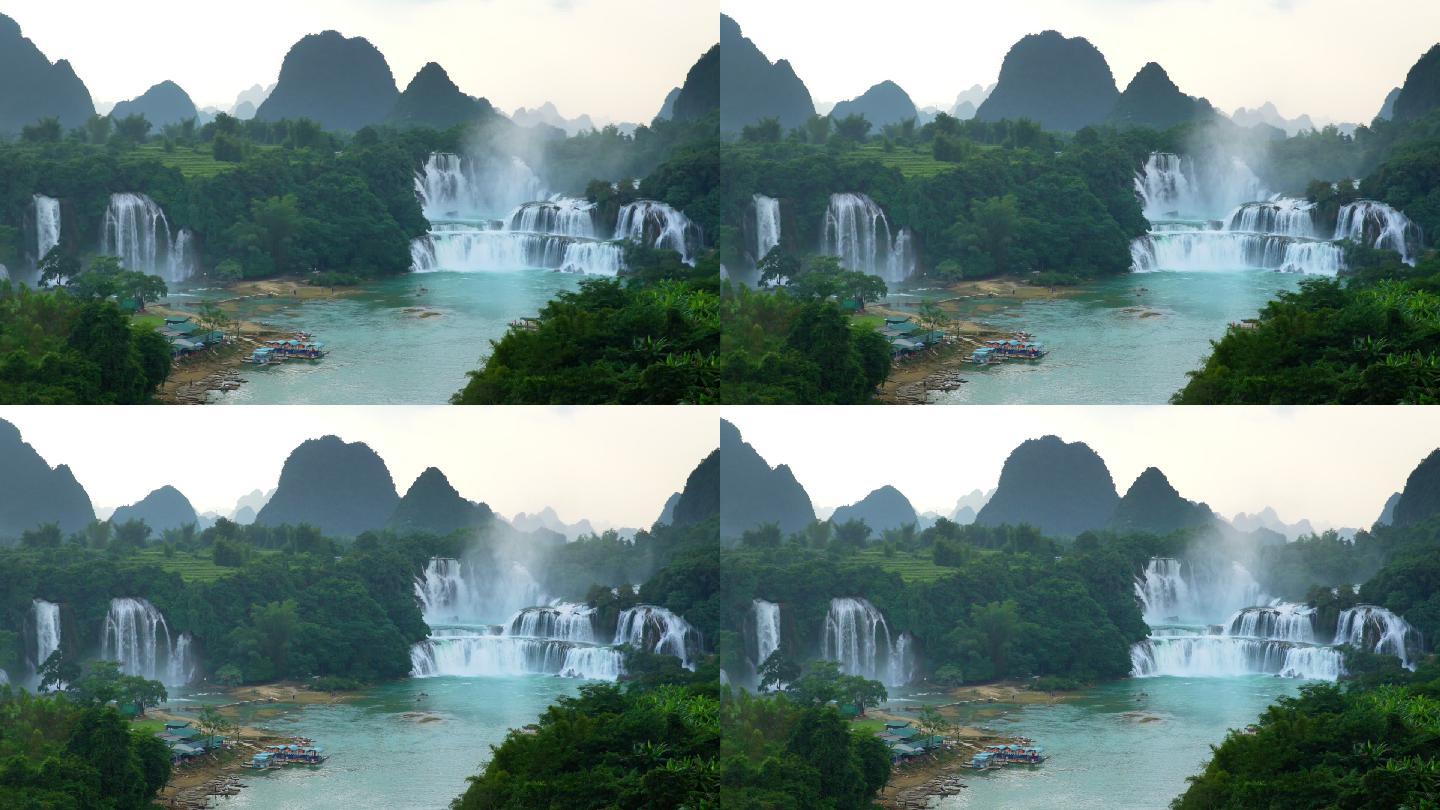 位于边境附近的越南瀑布和中国的瀑布