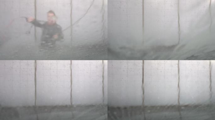 洗车时从车内看到的景象