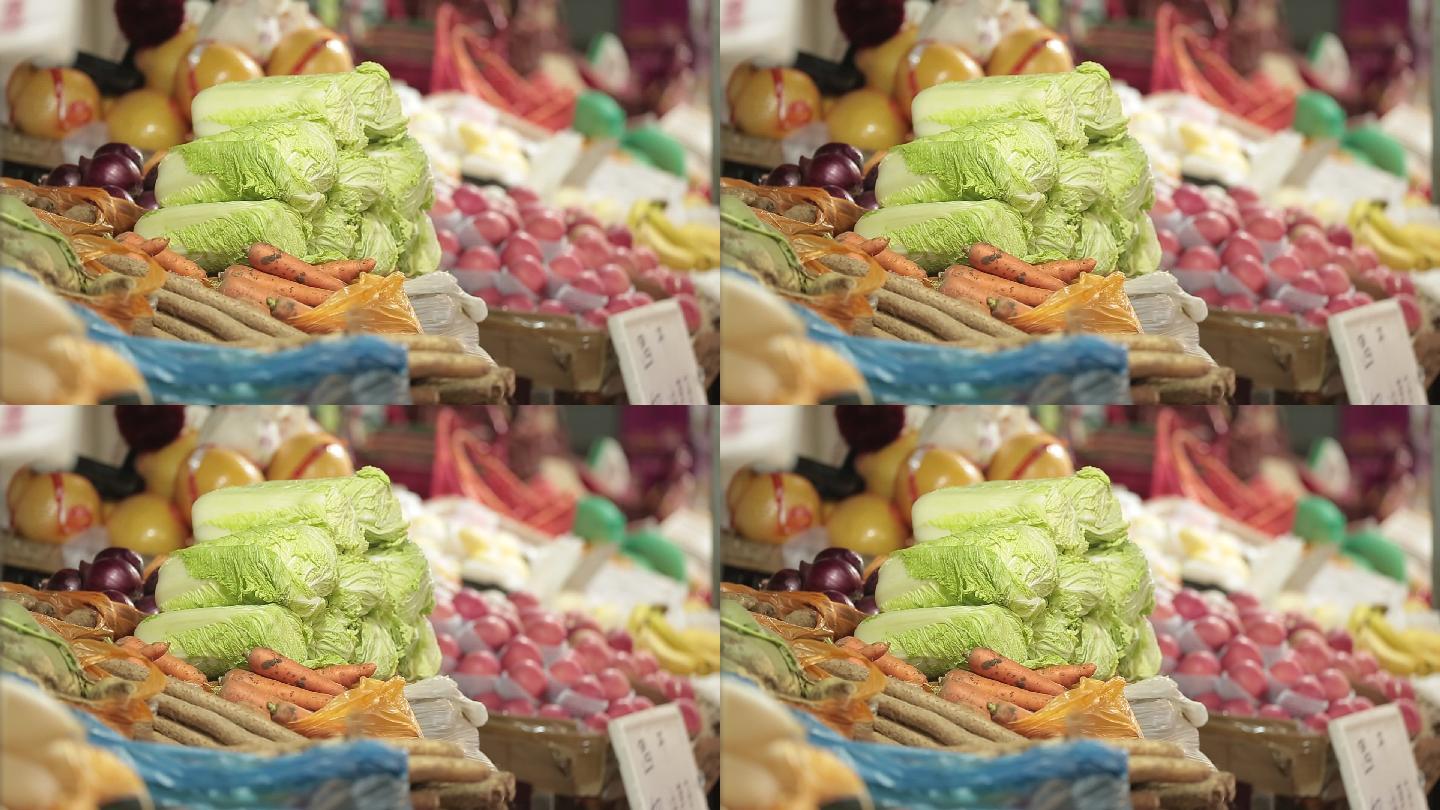 菜市场商贩卖各种蔬菜 (7)