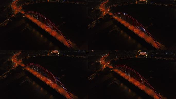 夜光照亮武汉市内著名的交通大桥