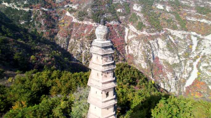 航拍太原崛围山千年古塔旋转下降