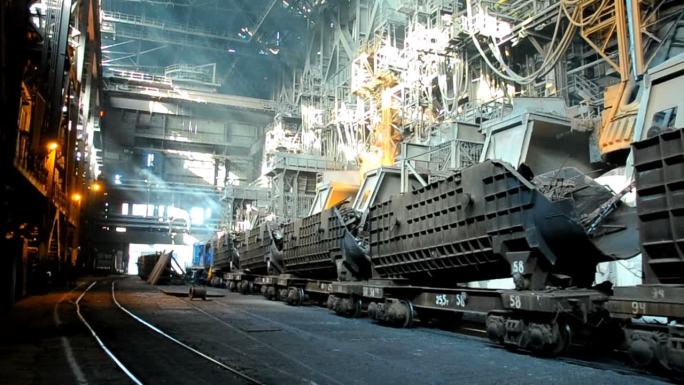 钢铁工厂的废铁货运