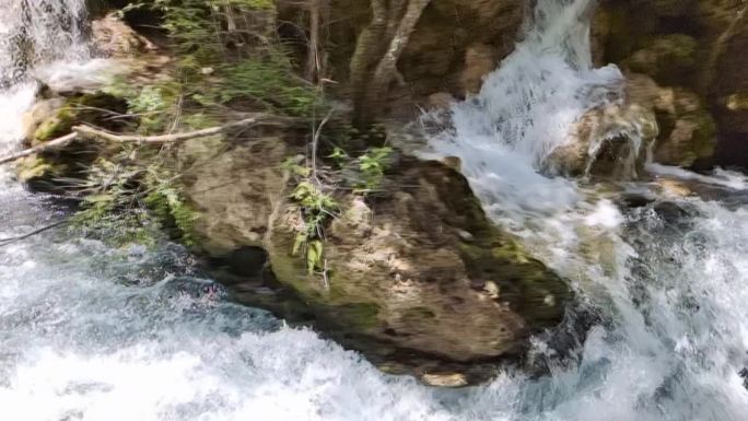 【原创】四川九寨沟山间溪流汇聚