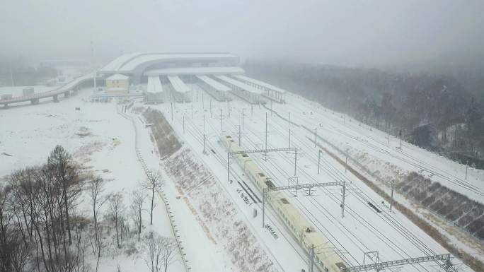 冬季的高铁入站冬季4K