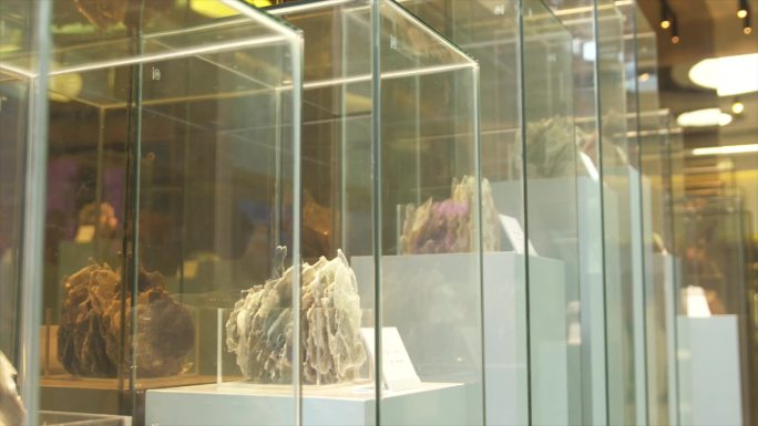 云母博物馆内景空镜矿石展示A020