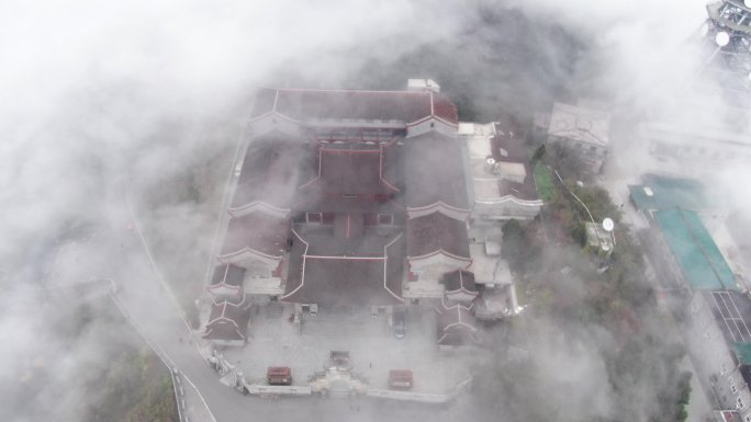 南岳衡山云雾缭绕航拍