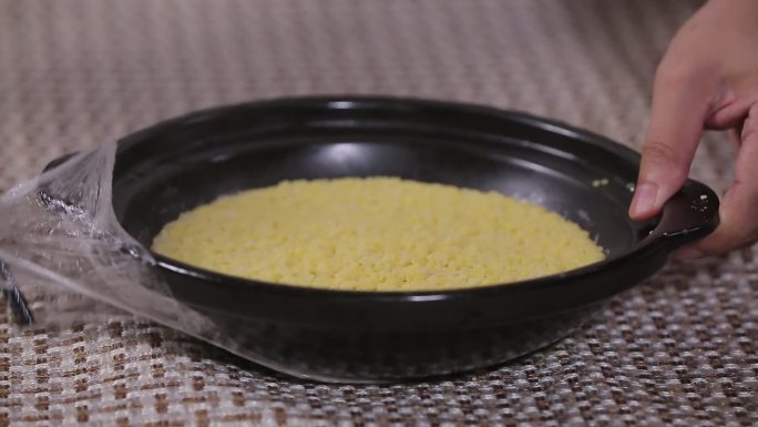 小米和面擀面片切面片制作锅巴 (3)