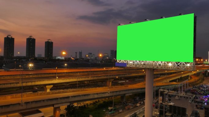 广告牌的绿幕繁华楼顶企业宣传公司宣传