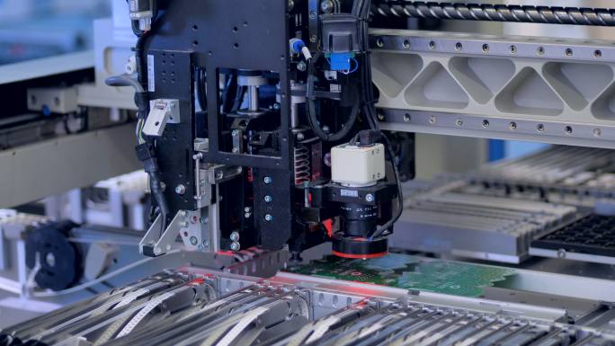 自动化机器人电子零件制造机器。
