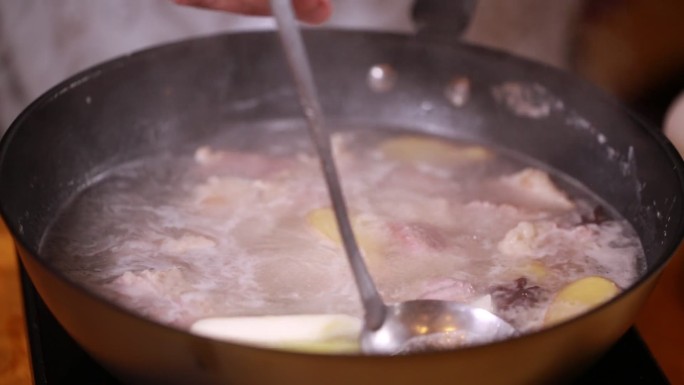 香料汆烫牛肉去血沫 (8)