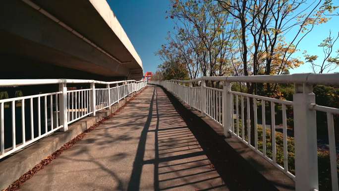 4K桥梁非机动车车道上桥主观视角运动空镜