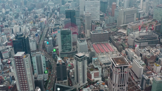 鸟瞰图的大阪市与许多摩天大楼