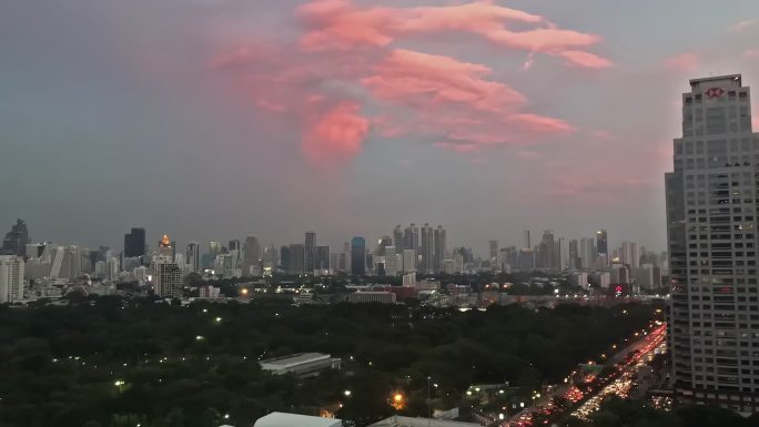 泰国曼谷的夜晚道路景观