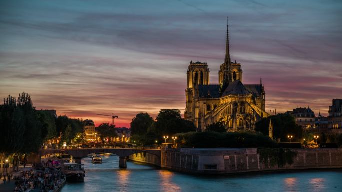巴黎圣母院和塞纳河上空拍摄