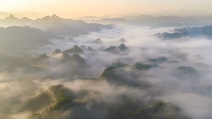 桂林鸟瞰图山顶风景山青水秀云景云影