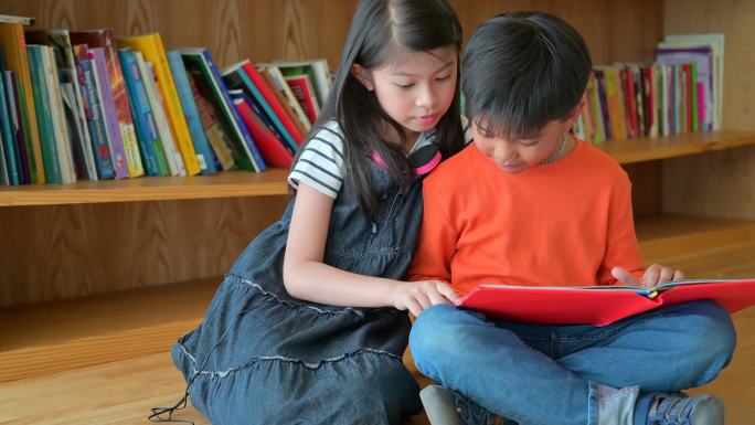 亚洲学生一起读书视频素材班级同学小学生少