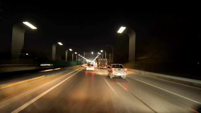 【4K】夜晚高速开车延时-高速车流穿梭
