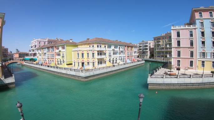 威尼斯桥和运河城市建筑快速发展航拍延时国