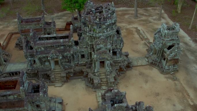 航拍柬埔寨吴哥窟的周萨神庙