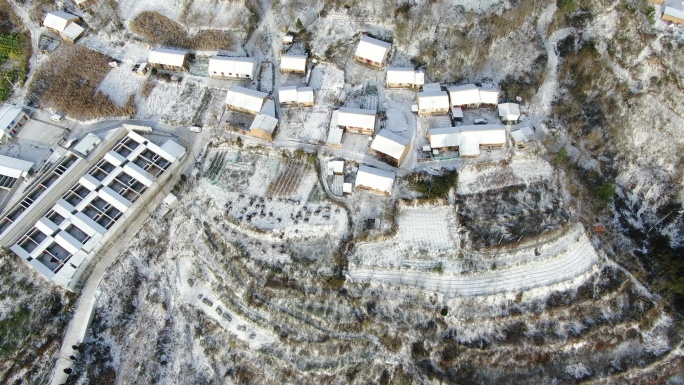 航拍4k村庄雪景