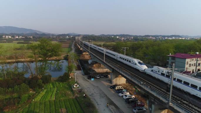 高速火车高架桥复兴号和谐号广西发展
