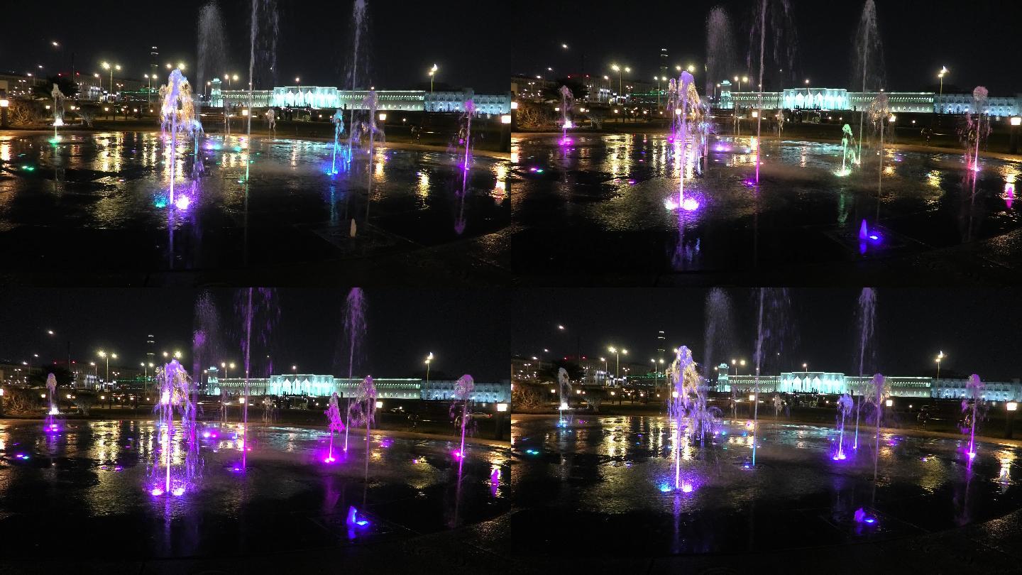 多哈海滨的瓦基夫市场公园的彩色喷泉