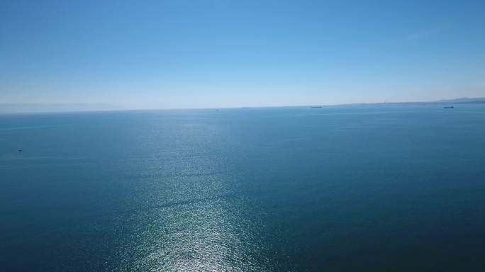 无人机飞行的美丽的海洋瞰图
