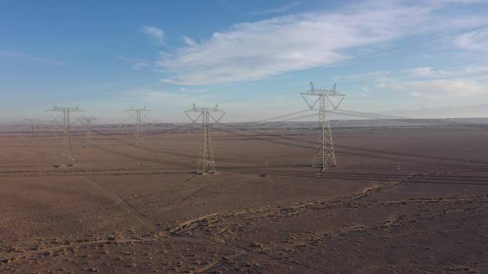 沙漠高压线塔