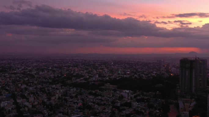 班加罗尔城市景观火烧云晚霞黄昏落日印度