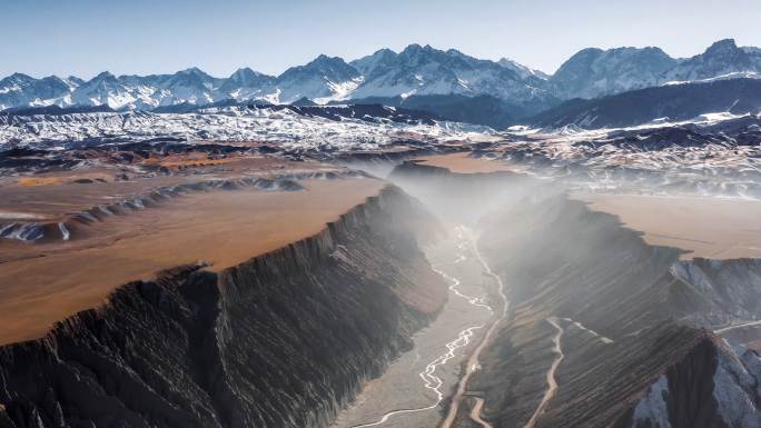 新疆鸟瞰图峡谷航拍壮观景观地理地貌