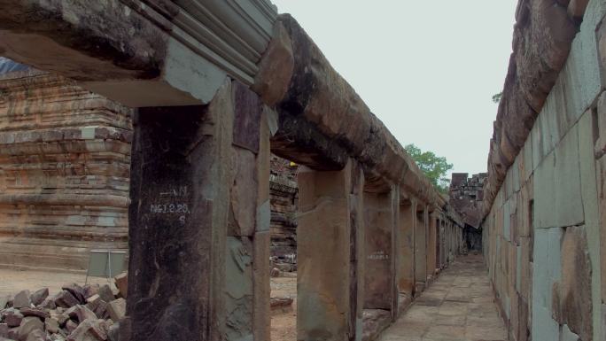 柬埔寨吴哥窟的茶胶寺 石头长廊