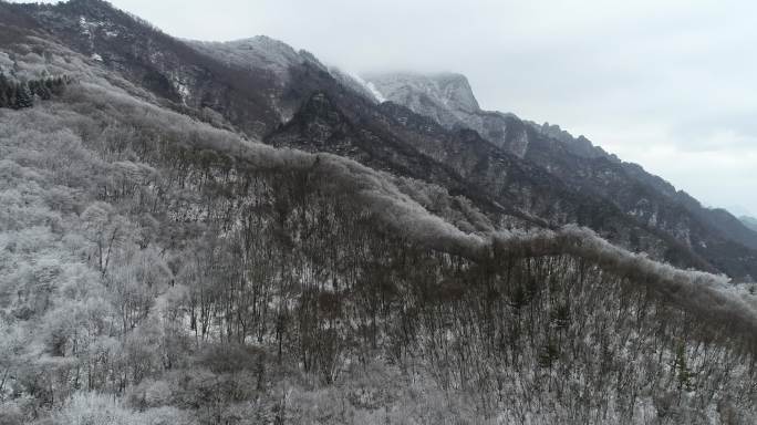 秦岭冬季雪景雾凇航拍西安宣传片秦岭雪景