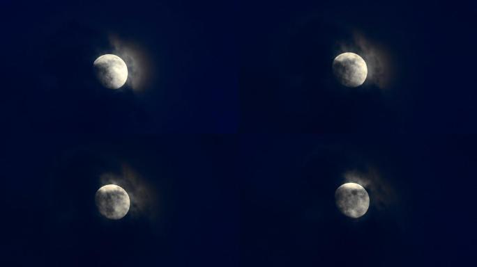 有云有月的夜空。皓月当空夜色月色黑夜圆月