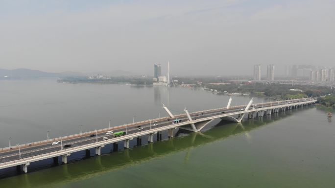 【4K高清原片】航拍蠡湖大桥水上运动中心
