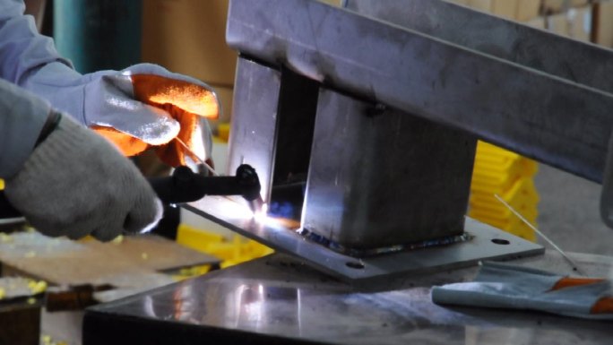 烧电焊加热处理熔接氩弧焊电焊机电焊条