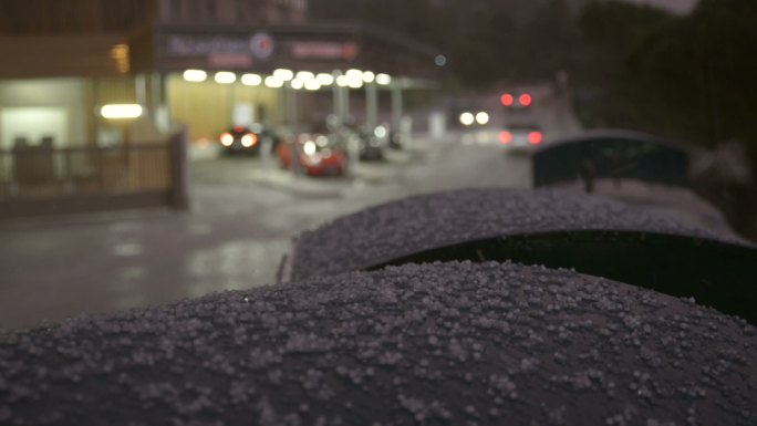 雹暴冰雹夜景公路