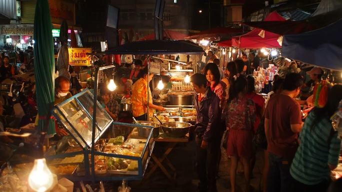 泰国清迈瓦罗罗夜市