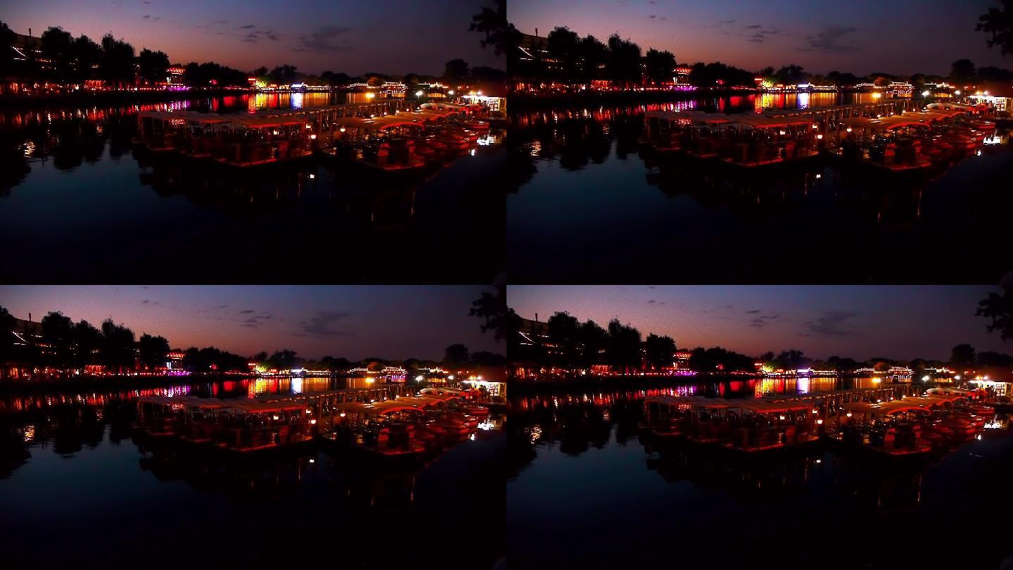 美丽的夜景在北京后海湖